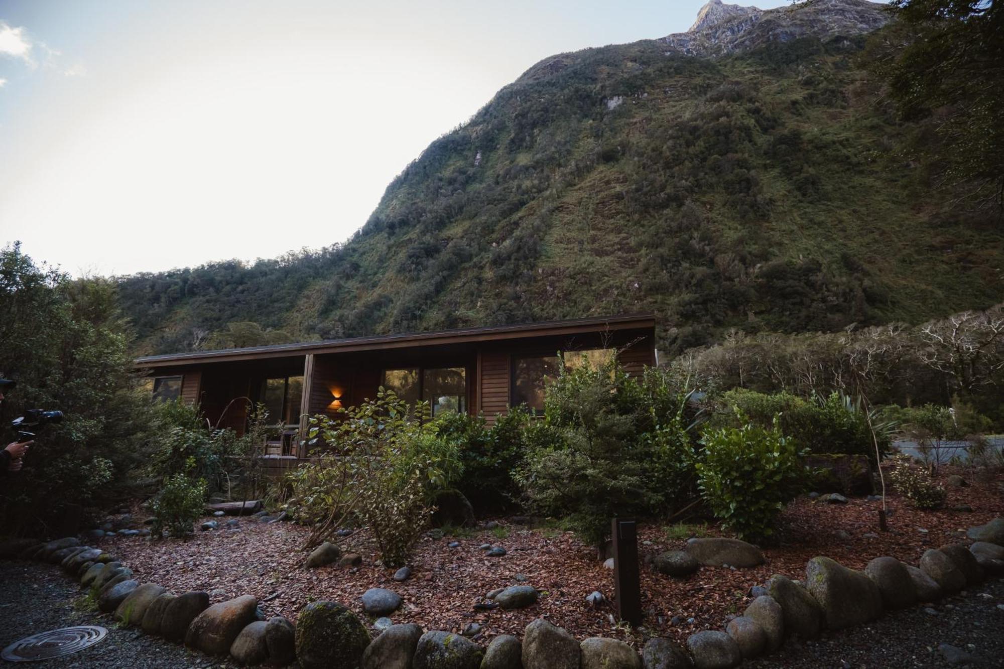 Milford Sound Lodge Buitenkant foto